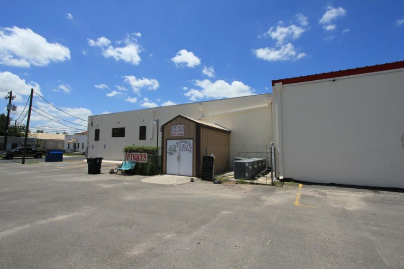 Beeville +/- 17,943 Square Foot Building: 200 N Saint Marys St, Beeville, TX 78102